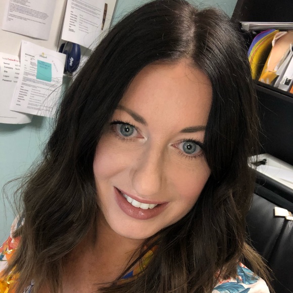 Meet your Posher, Holly - Picture 2 of 2